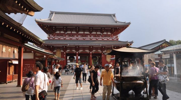 Прогулка в кимоно и катание на рикше по Асакуса (English)