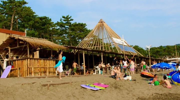 Уми-но Иэ — японский пляжный дом