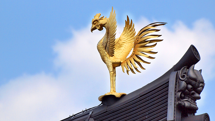 Золотой феникс в храме Бёдо-ин