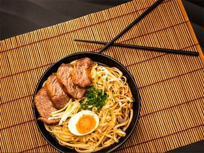 Как вести себя за трапезой в Японии