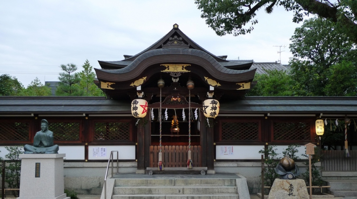 Храм Сэймэй-дзиндзя