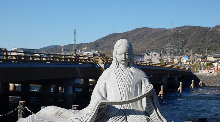 Памятник Мурасаки Сикибу